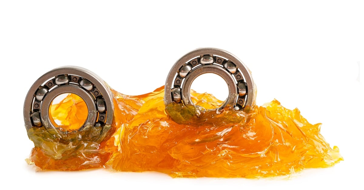Grease vs. Oil Comparison and Benefits Redlist